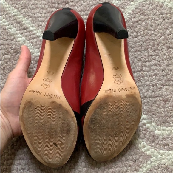 Antonio Melani red with black bow pumps. - Picture 6 of 6